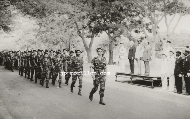 10ème BIMA, Dakar, Sénégal, défilé 14 juillet 1978, à l'avant du peloton le capitaine SADOURNY 1