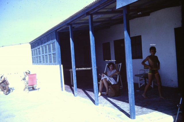 Somalie, Mogadiscio, 1968-1969, Madame Jean Morillon, ma mère, et moi au club italien au bord de l'océan indien